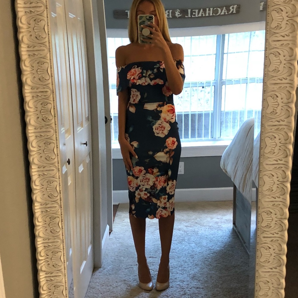 Midi form fitting navy flower print dress